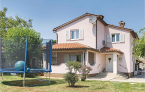 3 Bedroom Beautiful Apartment In Marcana